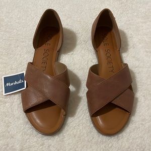 Never been worn Sole Society 8.5 flat sandals